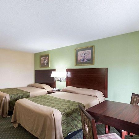 Rodeway Inn & Suites Ню Орлиънс Екстериор снимка