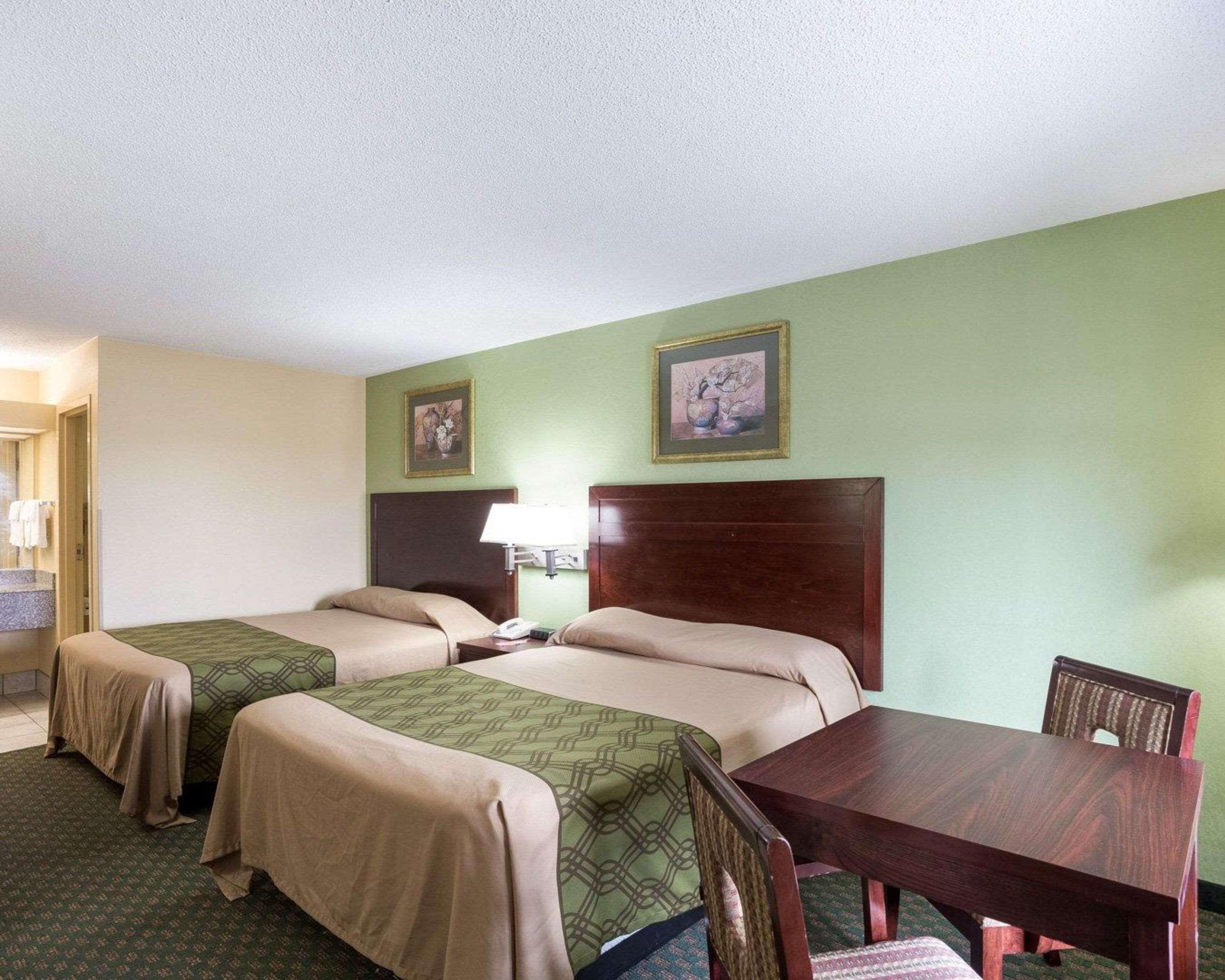 Rodeway Inn & Suites Ню Орлиънс Екстериор снимка