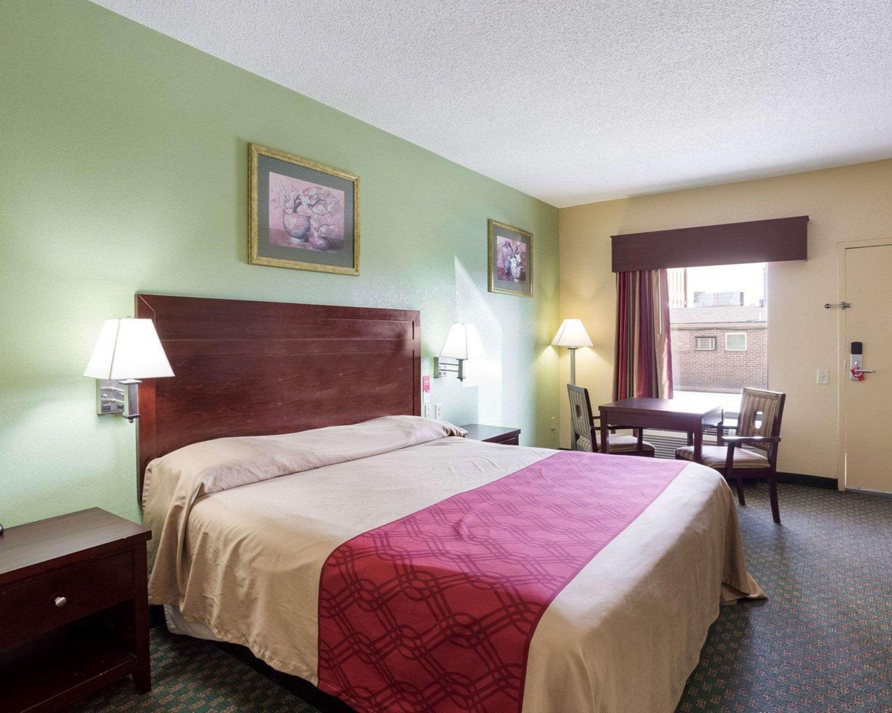 Rodeway Inn & Suites Ню Орлиънс Екстериор снимка