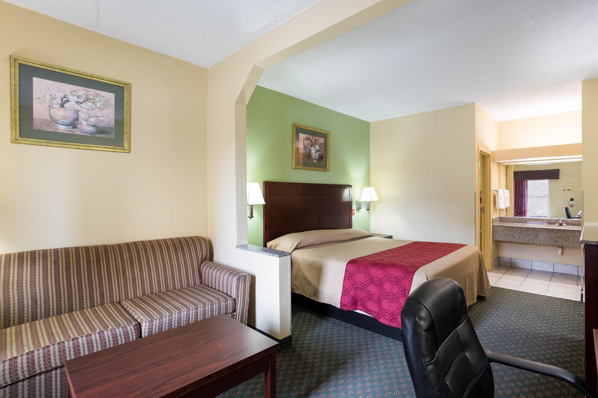 Rodeway Inn & Suites Ню Орлиънс Екстериор снимка