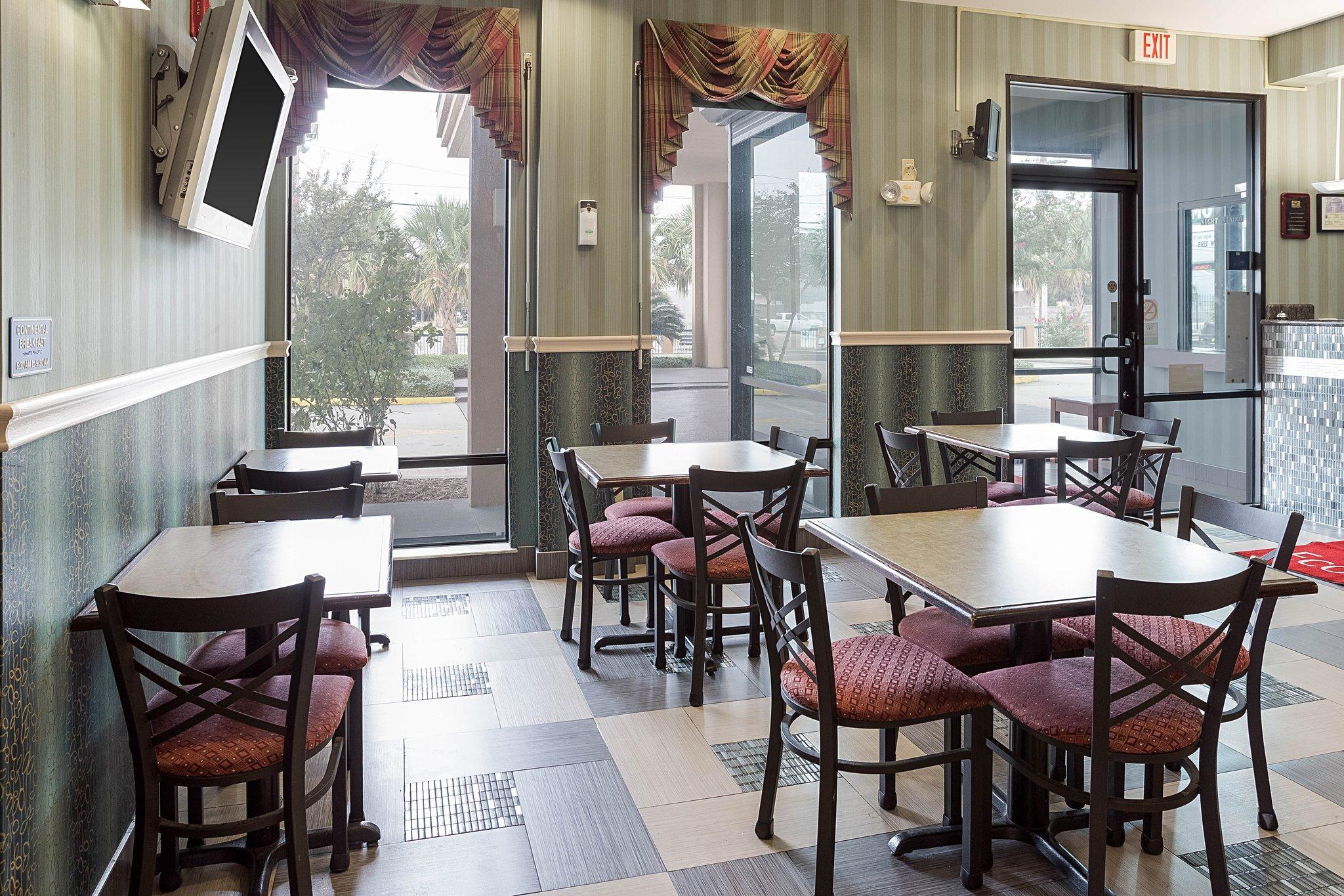 Rodeway Inn & Suites Ню Орлиънс Екстериор снимка