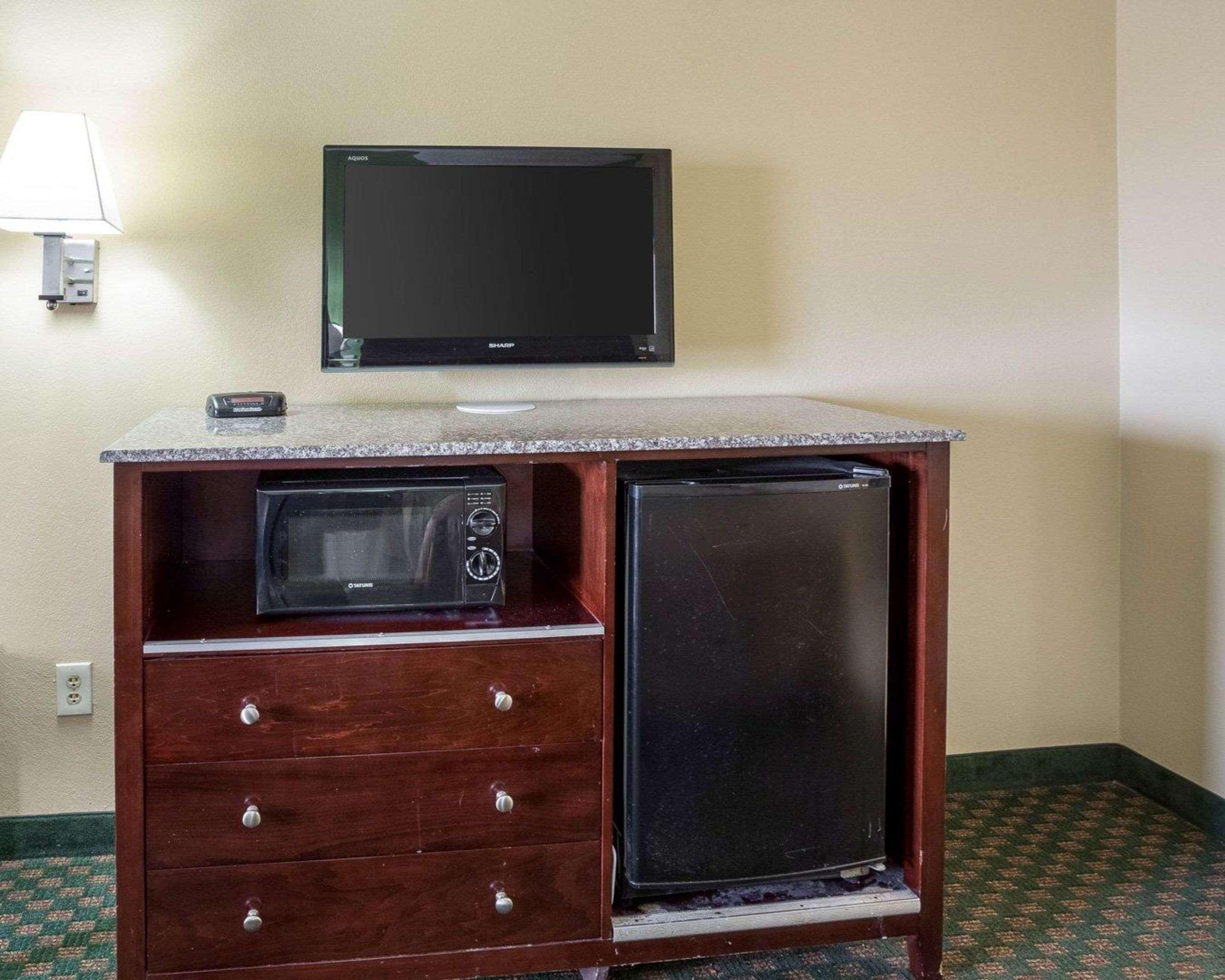 Rodeway Inn & Suites Ню Орлиънс Екстериор снимка