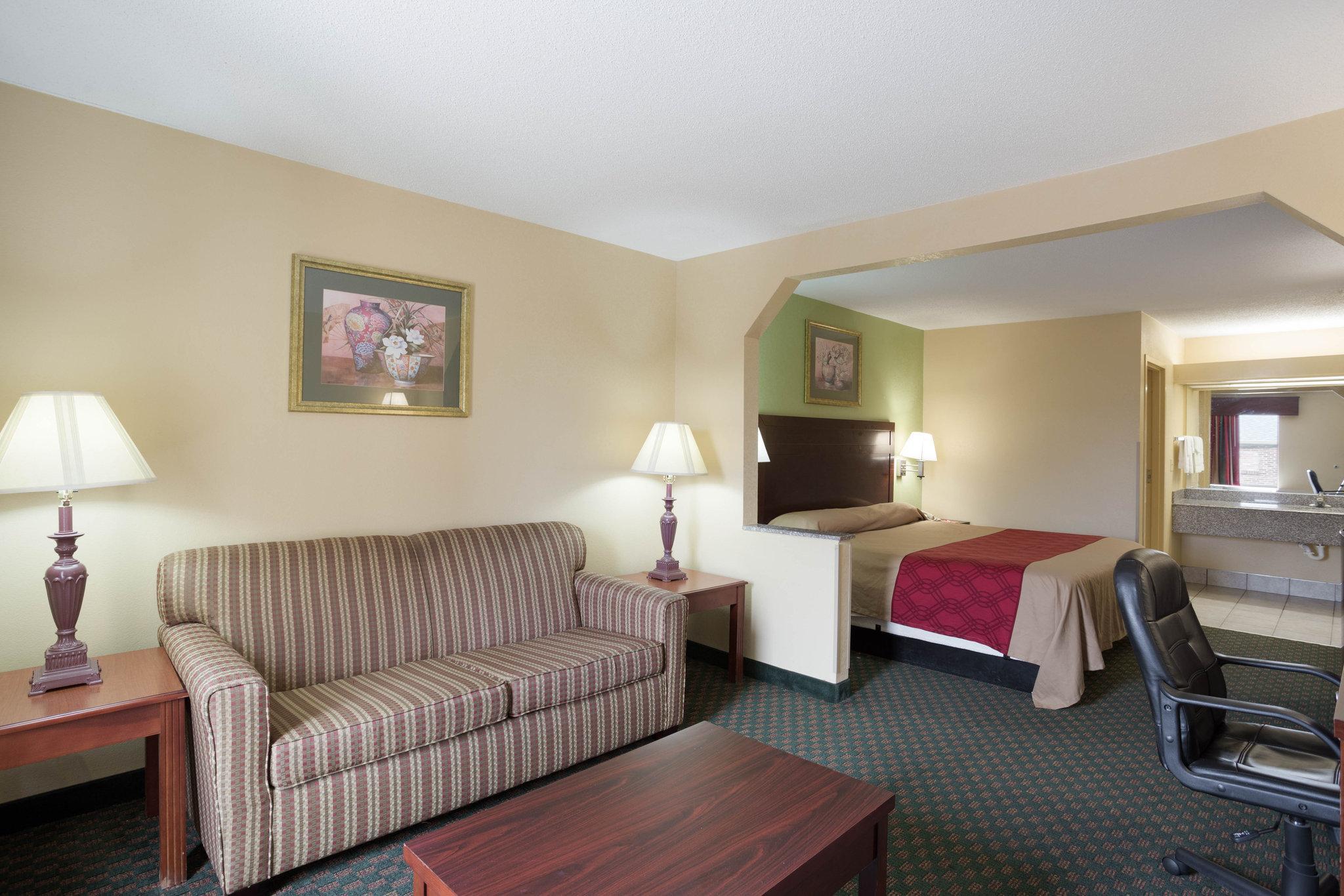 Rodeway Inn & Suites Ню Орлиънс Екстериор снимка