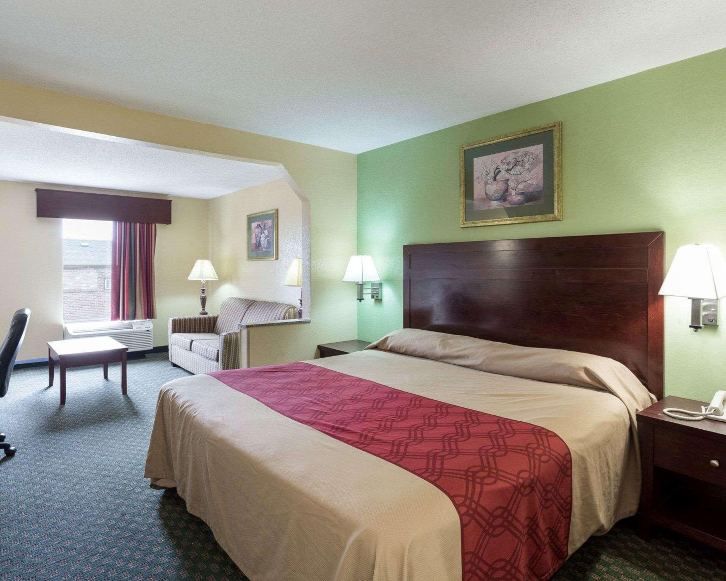 Rodeway Inn & Suites Ню Орлиънс Екстериор снимка