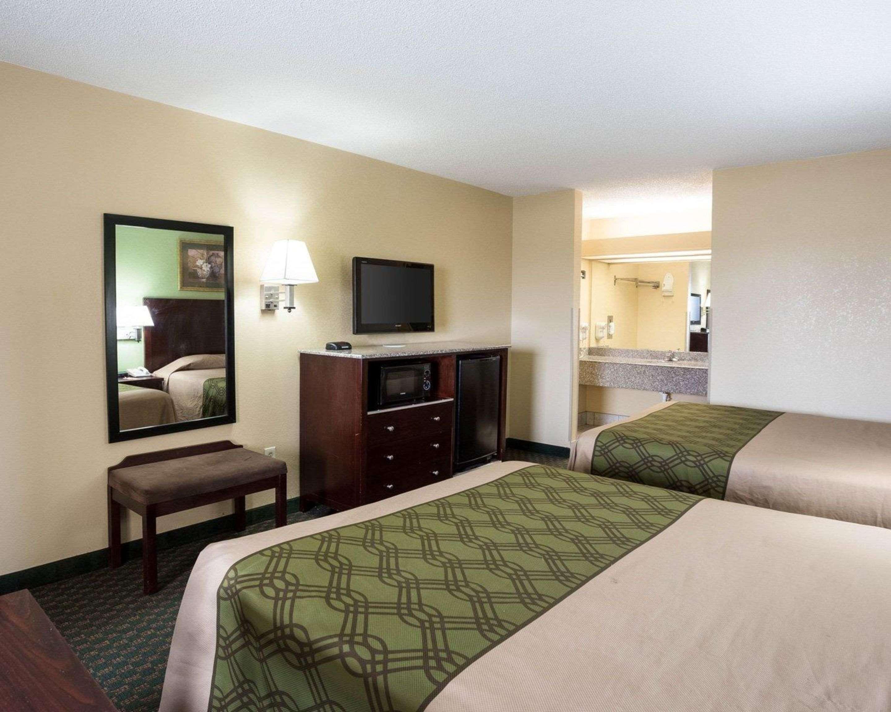 Rodeway Inn & Suites Ню Орлиънс Екстериор снимка