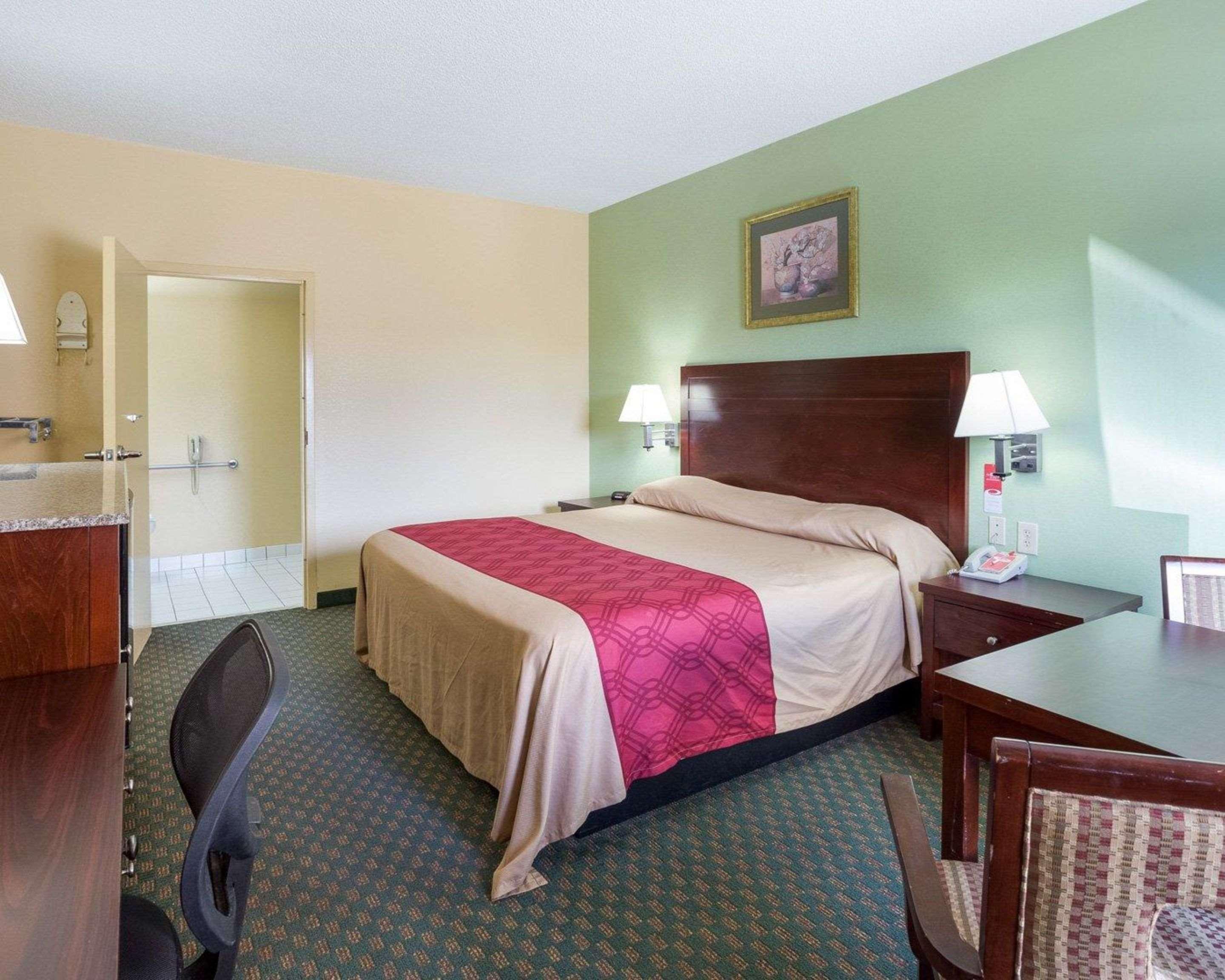 Rodeway Inn & Suites Ню Орлиънс Екстериор снимка
