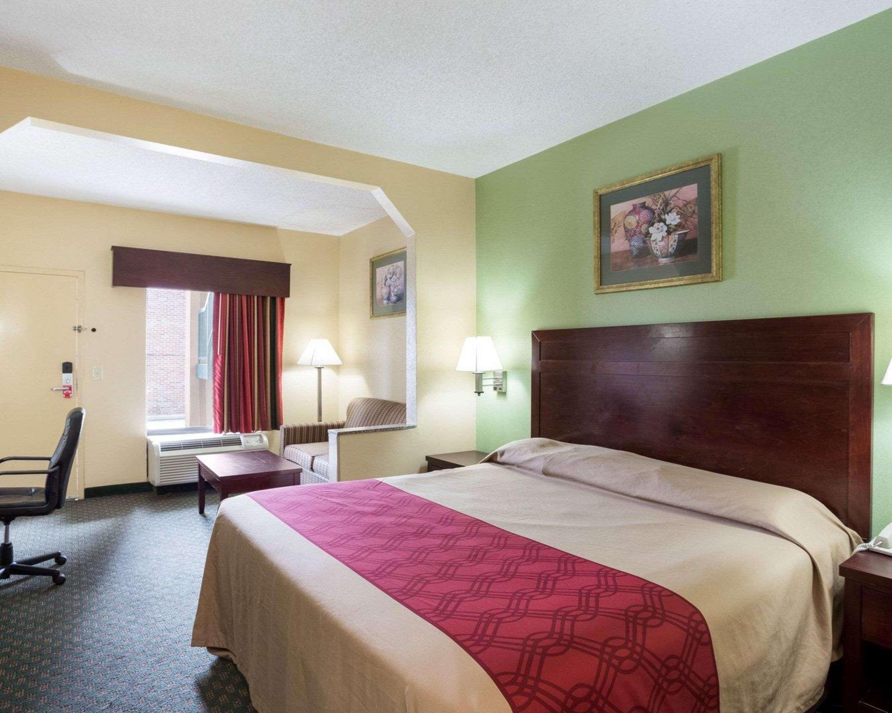 Rodeway Inn & Suites Ню Орлиънс Екстериор снимка