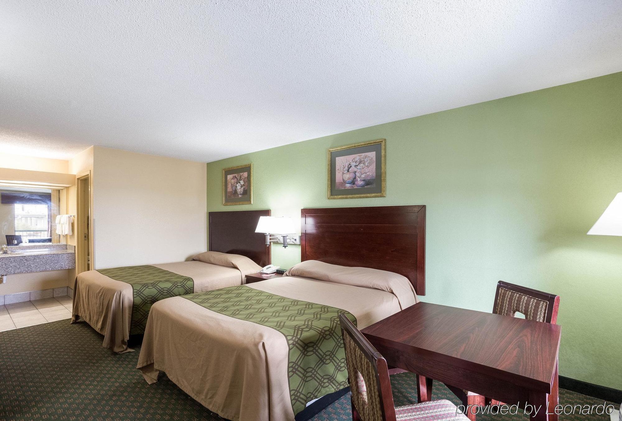Rodeway Inn & Suites Ню Орлиънс Екстериор снимка