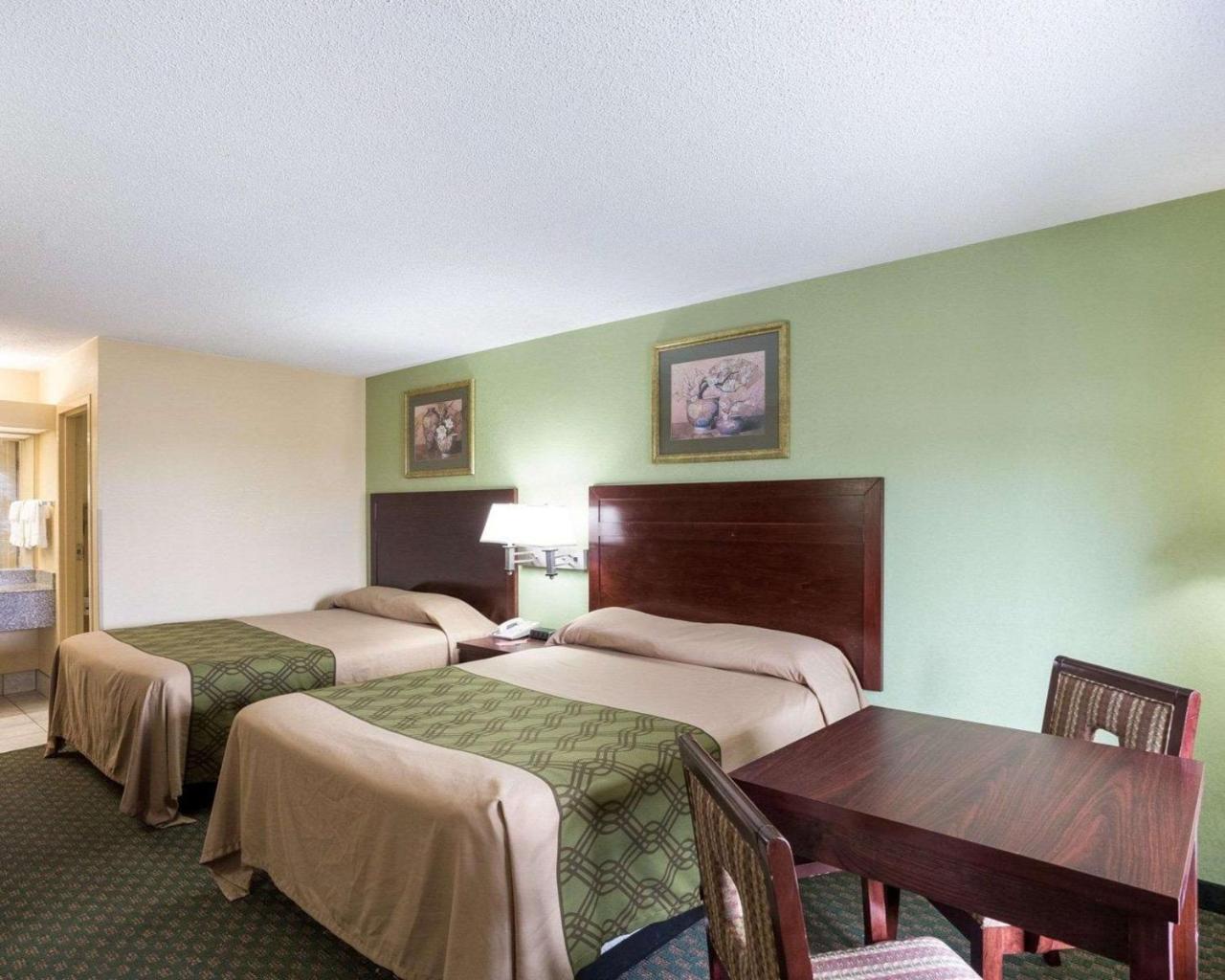 Rodeway Inn & Suites Ню Орлиънс Екстериор снимка